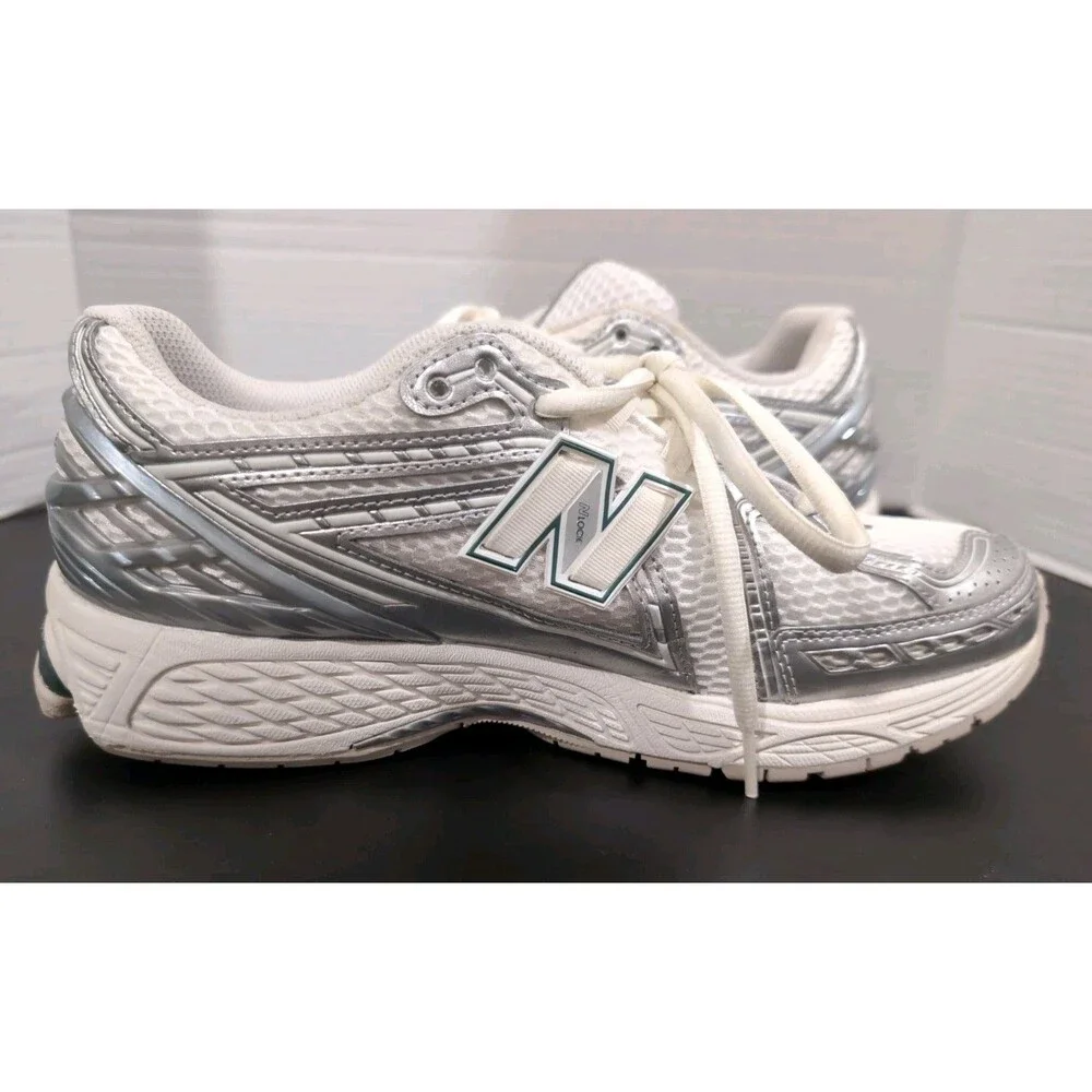New Balance product euc